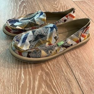 SANUK slip on